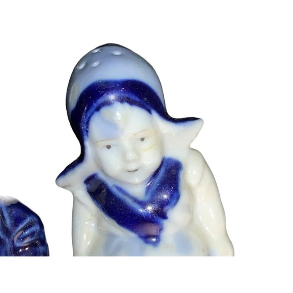 Blue Dutch boy girl salt pepper. Blue White - Picture 3 of 10